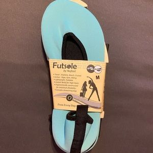 Futsole water shoes 💦